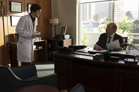 Freddie Highmore, Richard Schiff - Doktor Murphy - A mosoly ára - Filmfotók