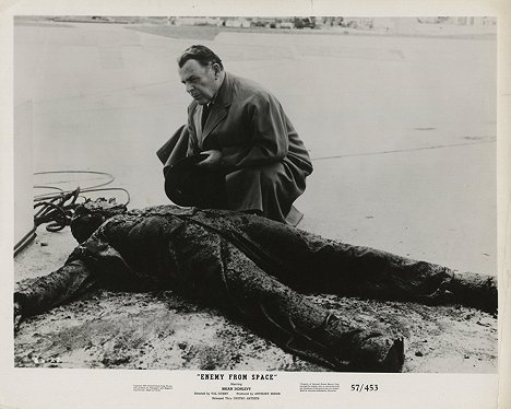 Tom Chatto, Brian Donlevy - Quatermass 2 - Fotosky