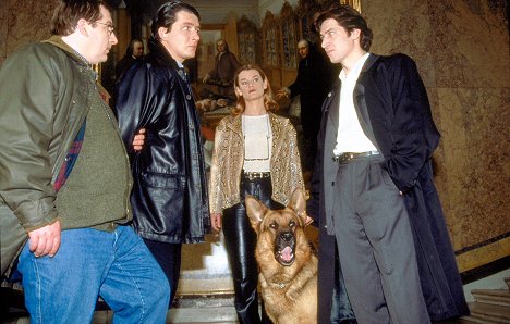 Wolf Bachofner, Hemma Clementi, Reginald von Ravenhorst a kutya, Tobias Moretti - Rex felügyelő - Halál a múzeumban - Filmfotók
