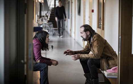Leïla Bekhti, Peter Stormare - Midnight Sun - Der fremde Tote (1) - Filmfotos