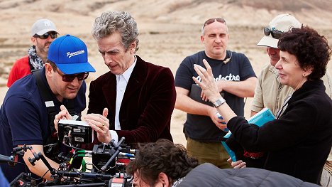 Peter Capaldi, Rachel Talalay - Doctor Who - Hell Bent - Van de set