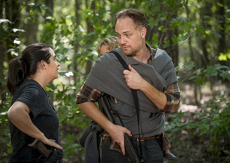 Alanna Masterson, Jason Douglas - The Walking Dead - Flucht nach Hilltop - Filmfotos