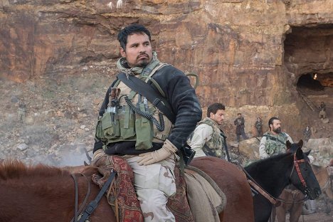 Michael Peña - 12 Strong - Photos