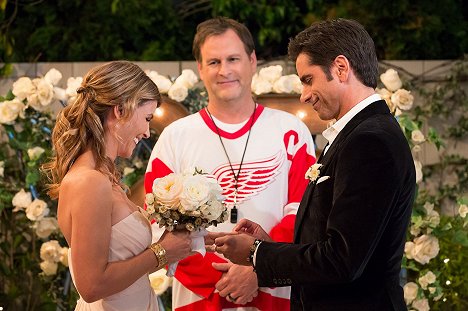 Lori Loughlin, Dave Coulier, John Stamos - Fuller House - Es liegt was in der Luft - Filmfotos