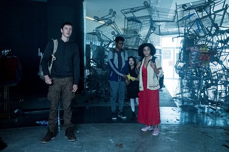 Harris Dickinson, Skylan Brooks, Miya Cech, Amandla Stenberg - Darkest Minds : Rébellion - Film