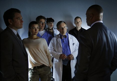 Michael Weatherly, Cote de Pablo, Brian Dietzen, Pauley Perrette, David McCallum, Sean Murray - NCIS: Naval Criminal Investigative Service - Damned If You Do - Van film