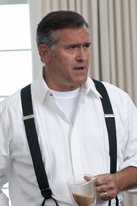 Bruce Campbell - Burn Notice - Where There's Smoke - Photos
