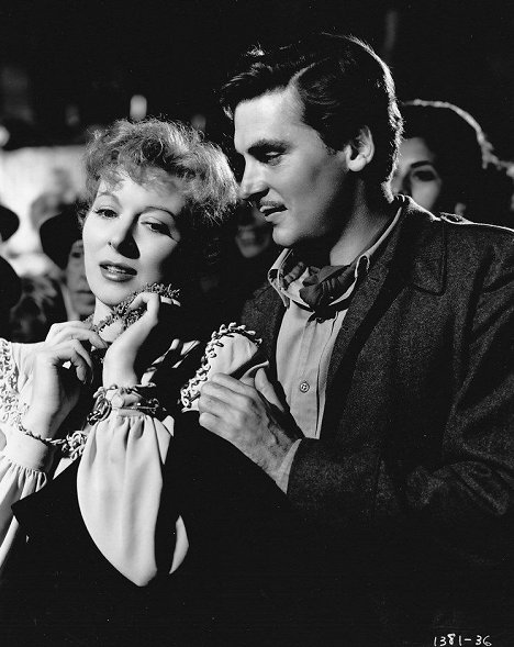 Greer Garson, Richard Hart - Desire Me - Filmfotók