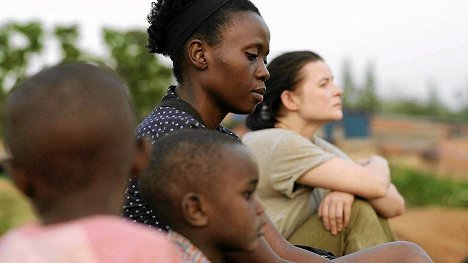 Eliane Umuhire, Jowita Budnik - Madarak énekelnek Kigaliban - Filmfotók