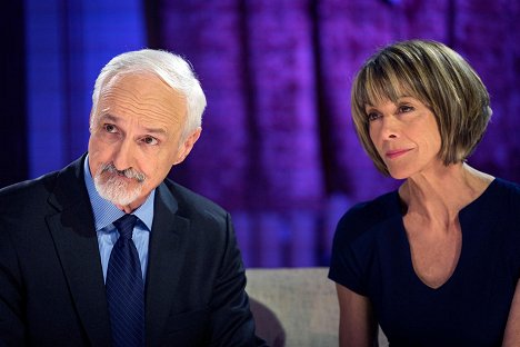 Michael Gross, Wendie Malick - Law & Order: Special Victims Unit - Assaulting Reality - Photos