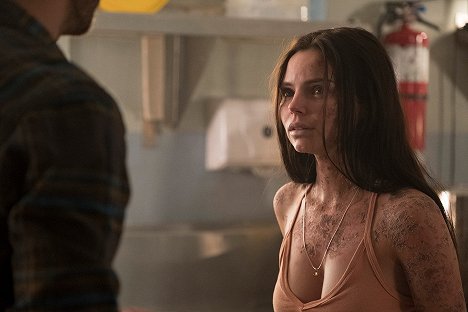 Eline Powell - Siréna - Pilot - Z filmu