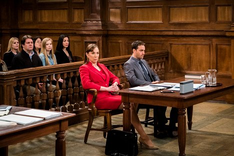 Elizabeth Marvel, Stuart Townsend - Law & Order: Special Victims Unit - Spellbound - Photos