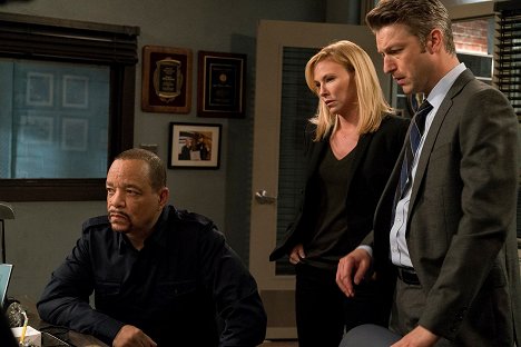 Ice-T, Kelli Giddish, Peter Scanavino - Law & Order: Special Victims Unit - Broken Rhymes - Photos