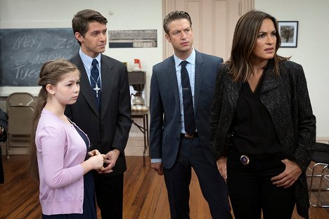 Victoria Leigh, Ryan Devlin, Peter Scanavino, Mariska Hargitay - Law & Order: Special Victims Unit - Patrimonial Burden - Photos