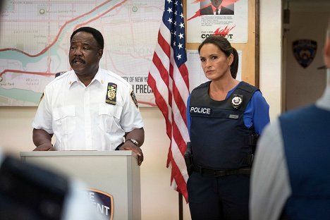 Isiah Whitlock Jr., Mariska Hargitay - Law & Order: Special Victims Unit - Community Policing - Photos