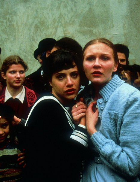 Brittany Murphy, Kirsten Dunst - The Devil's Arithmetic - Photos