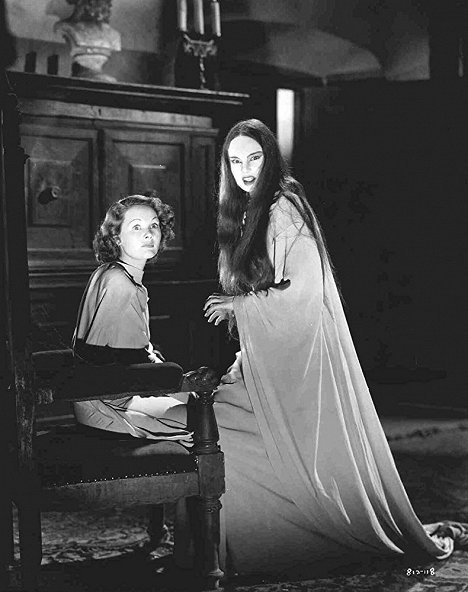 Elizabeth Allan, Carroll Borland - Mark of the Vampire - Photos