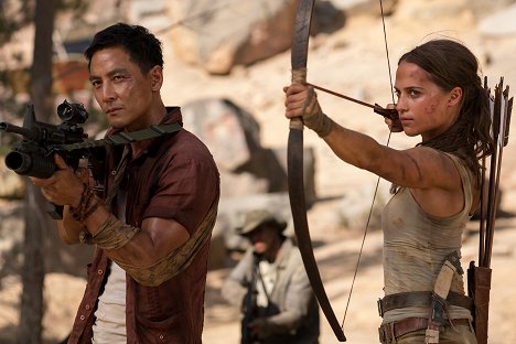 Daniel Wu Yin-cho, Alicia Vikander - Tomb Raider - Filmfotók