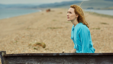 Saoirse Ronan - Am Strand - Filmfotos