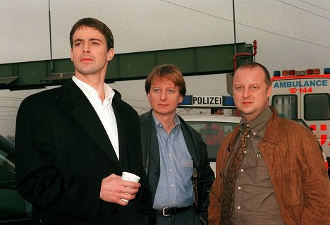 Gedeon Burkhard, Heinz Weixelbraun, Martin Weinek - Kommissar Rex - Giftgas - Filmfotos