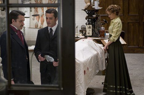 Alastair Mackenzie, Yannick Bisson, Helene Joy - Murdoch Mysteries - Snakes and Ladders - De la película