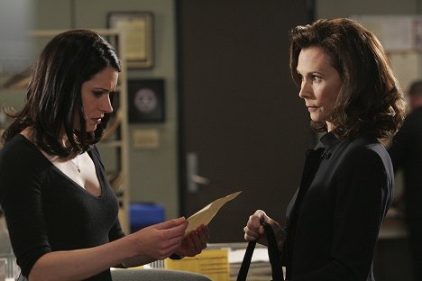 Paget Brewster, Kate Jackson - Criminal Minds - Honor Among Thieves - Photos
