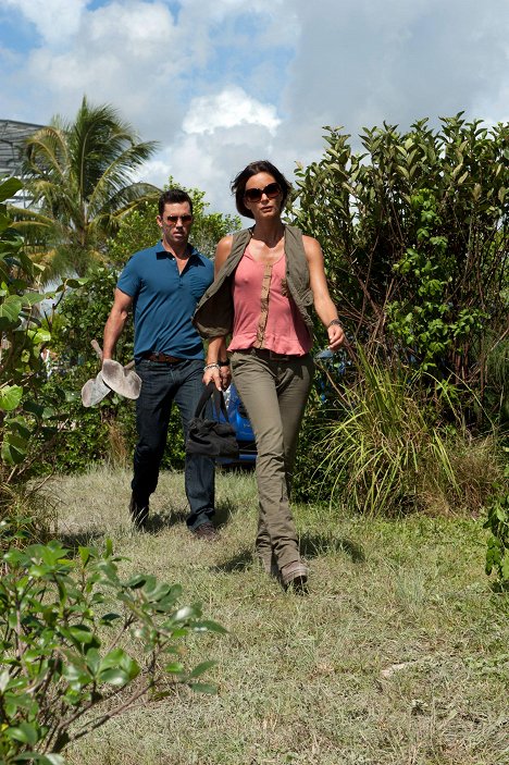 Jeffrey Donovan, Gabrielle Anwar - Burn Notice - Last Stand - Kuvat elokuvasta