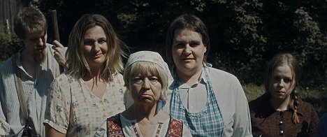 Ria Kataja, Arja Pekurinen, Neea Viitamäki - Kyrsyä - De la película