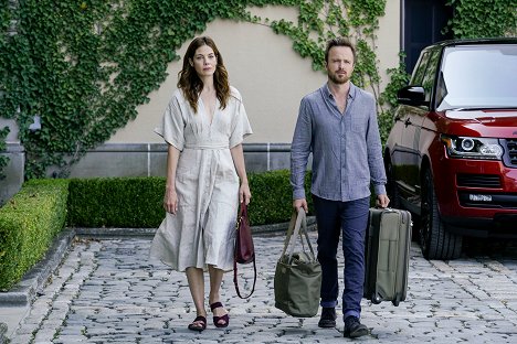 Michelle Monaghan, Aaron Paul - The Path - The Gardens at Giverny - Van film