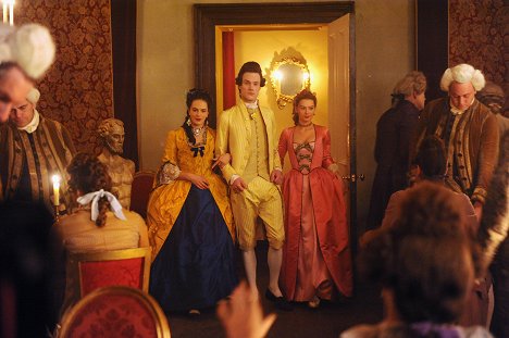 Jessica Brown Findlay, Hugh Skinner, Eloise Smyth - Harlots - Episode 4 - Photos