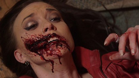 Amanda Collins - Mother Krampus 2: Slay Ride - Van film