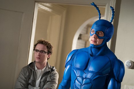 Griffin Newman, Peter Serafinowicz - The Tick - My Dinner with Android - Filmfotos