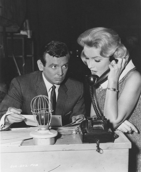 David Janssen, Dina Merrill - Twenty Plus Two - Z filmu