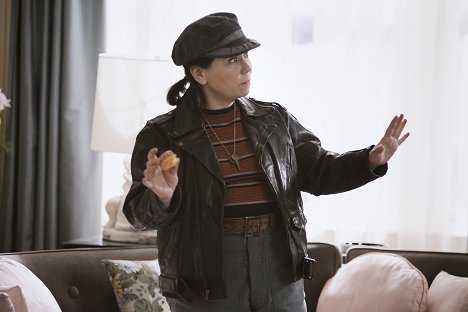 Alex Borstein - The Marvelous Mrs. Maisel - Ya Shivu v Bolshom Dome Na Kholme - Photos