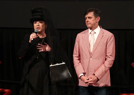 "The Marvelous Mrs. Maisel" Premiere at Village East Cinema in New York on November 13, 2017 - Amy Sherman-Palladino, Daniel Palladino - A káprázatos Mrs. Maisel - Rendezvények