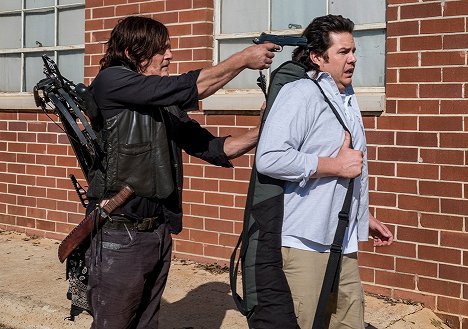 Norman Reedus, Josh McDermitt - The Walking Dead - Die rechte Hand - Filmfotos