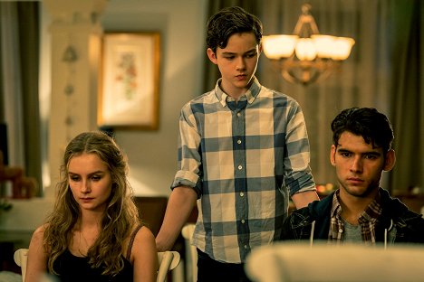 Olivia DeJonge, Levi Miller, Aleks Mikic - Better Watch Out - Film