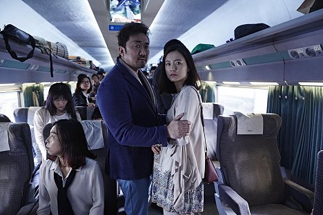 Dong-seok Ma, Yoo-mi Jeong - Vlak do Pusanu - Z filmu