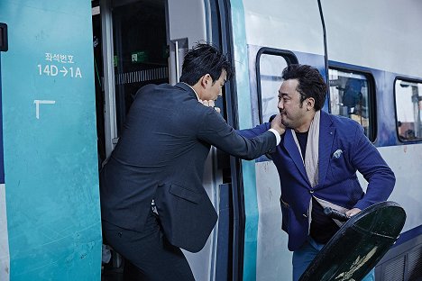 Yoo Gong, Dong-seok Ma - Vlak do Pusanu - Z filmu