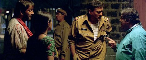 Sanjay Dutt, Jackie Shroff, Anjan Srivastav - Pitaah - Van film
