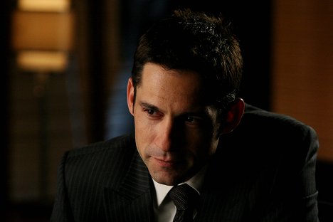 Enrique Murciano - Without a Trace - Claus and Effect - Van film