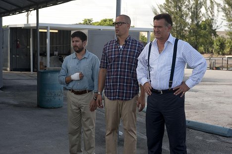 Rick Gomez, Coby Bell, Bruce Campbell - Burn Notice - Necessary Evil - Photos
