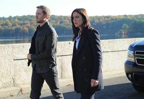 Shawn Ashmore, Jessica Stroup - The Following - Abgehoben - Filmfotos