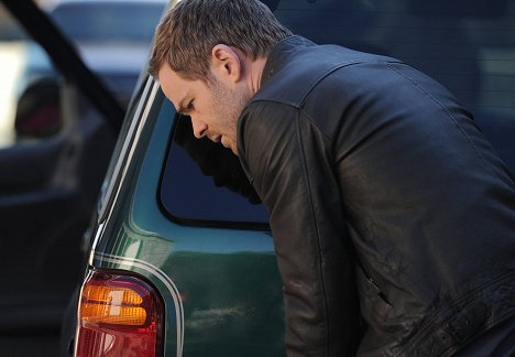 Shawn Ashmore - The Following - Fly Away - Photos