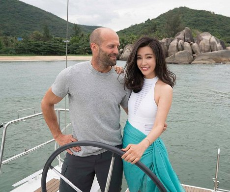 Jason Statham, Bingbing Li - The Meg - Van de set