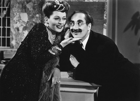 Lisette Verea, Groucho Marx - Éjszaka Casablancában - Filmfotók