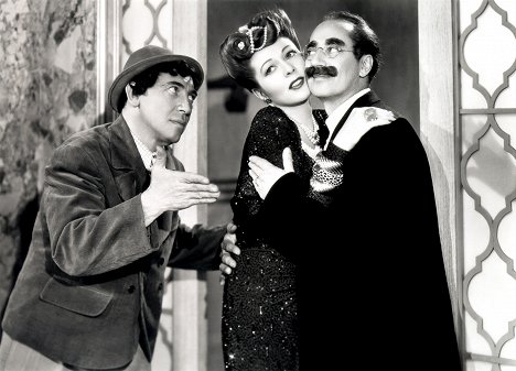 Chico Marx, Lisette Verea, Groucho Marx - Éjszaka Casablancában - Filmfotók