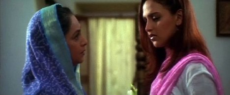 Jaya Bhaduri, Esha Deol - Koi Mere Dil Se Poochhe - Z filmu