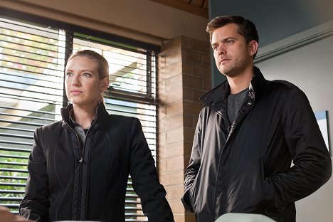 Anna Torv, Joshua Jackson - Fringe (Al límite) - Marionette - De la película