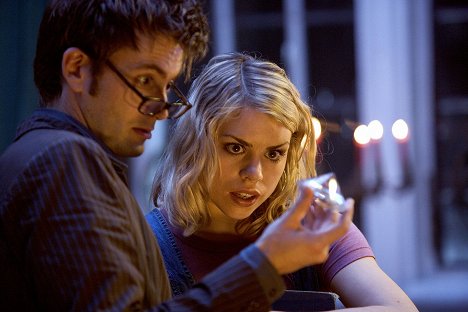 David Tennant, Billie Piper - Doctor Who - Tooth and Claw - Photos